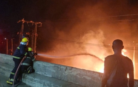 Otedola Bridge on fire as Fire Service tries to put out fire