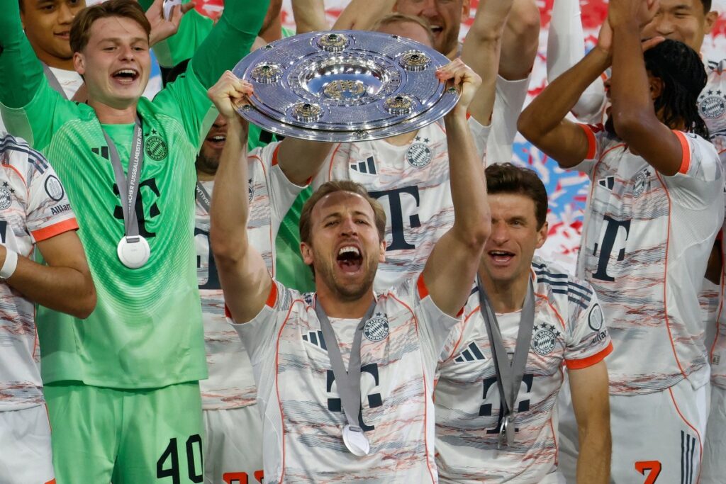 PICTORIAL: Harry Kane Wins First Career Trophy as Bayern Munich Lift Bundesliga Title Daily Report Nigeria Harry Kane’s first career title: A moment to remember as Bayern Munich secure the 2025 Bundesliga crown.