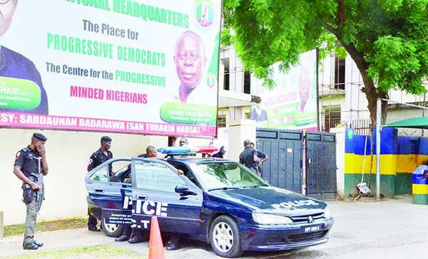 Breaking: Again, Police Seal Up APC National Secretariat, See Why | Daily Report Nigeria