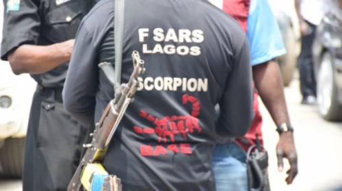 #EndSARS: Chaos as Traders Stop SARS From Making Arrest in Computer Village | Daily Report Nigeria