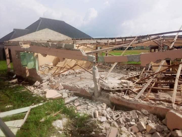 Photos: Primary School Built By DESOPADEC Collapse in Delta | Daily Report Nigeria