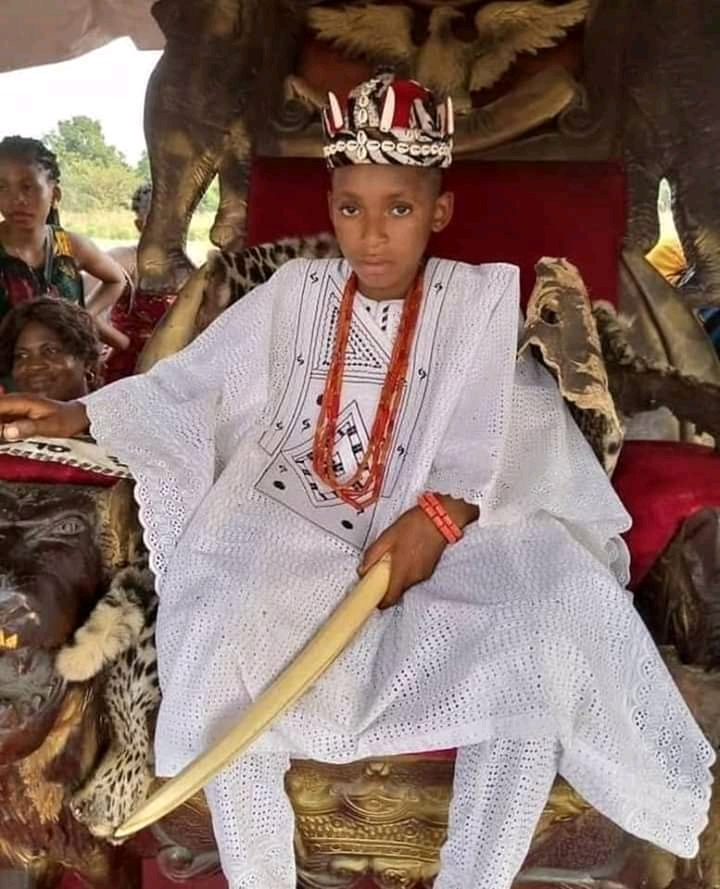 10-Years-Old Boy Becomes Youngest King In Anambra....(PHOTOS) | Daily Report Nigeria