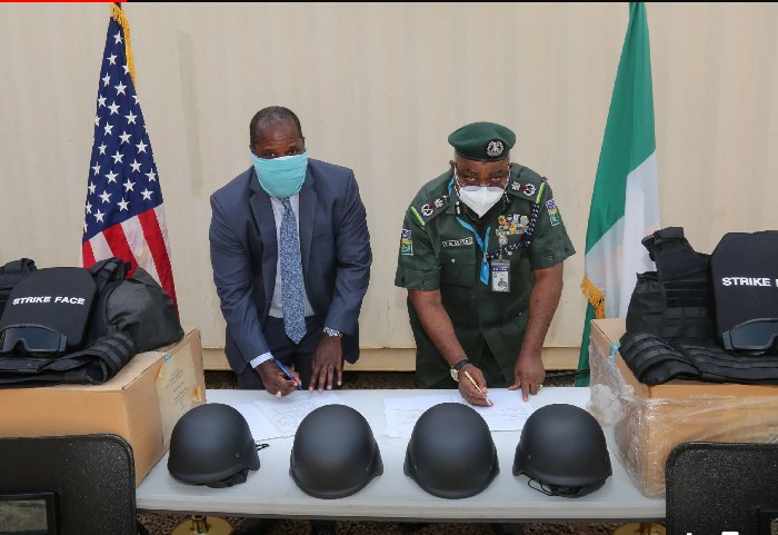 US Govt Donates Equipment Worth $325,000 To Nigeria Police To Help Fight Boko Haram | Daily Report Nigeria