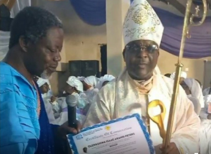 Nigerian Afro Juju Musician, Sir Shina Peters Becomes Latest Bishop Of C&S Church | Daily Report Nigeria