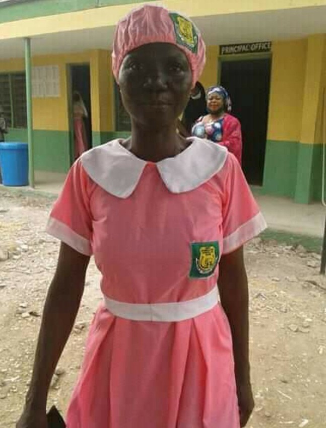 50-Years-Old Mother Enrols In Ilorin Grammar School...(PHOTOS) | Daily Report Nigeria