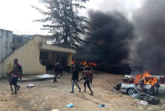 Breaking: Another Police Station, Vehicles Burnt in Imo | Daily Report Nigeria