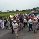 Protesters Block Osun Deputy Governor’s Convoy | Daily Report Nigeria