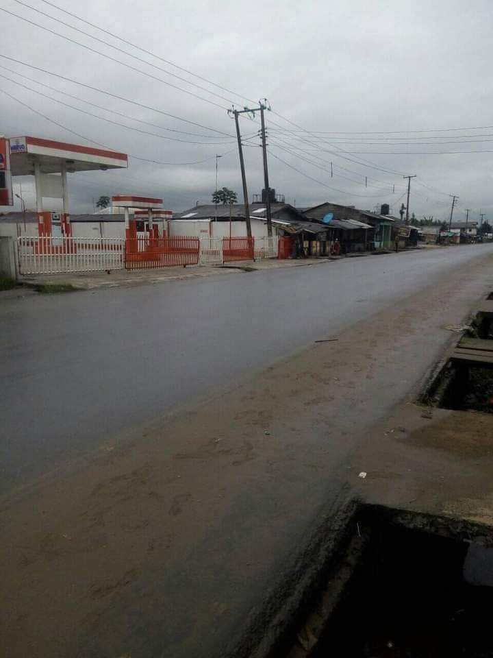 Photos: Shops, Banks, Schools Closed as Igbos Obey Sit-at-Home Order | Daily Report Nigeria