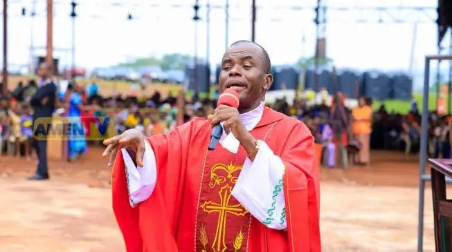 Video: Heavy Protest in Enugu Over Missing Father Mbaka | Daily Report Nigeria