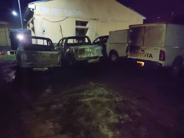 Photos: Vehicles Set Ablaze as Hoodlums Attack INEC Office in Enugu | Daily Report Nigeria