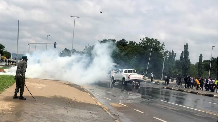 June 12: Police Teargas 'Buhari Must Go' Protesters in Abuja | Daily Report Nigeria