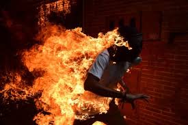 20 year old youth sets himself ablaze in Kano after not been able to pay NECO fees | Daily Report Nigeria