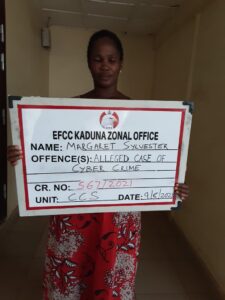 EFCC Arrests Son, Mother, Others For Internet Fraud | Daily Report Nigeria