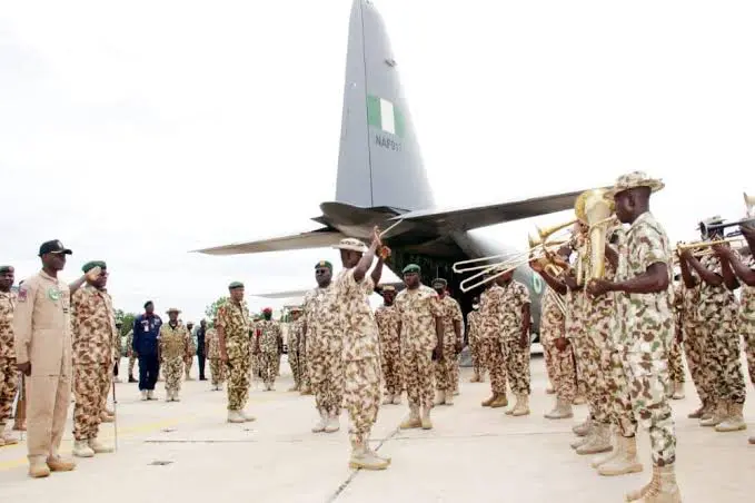 Soldiers Fighting Boko Haram To Enjoy ‘Welfare Flight’ When Off Duty | Daily Report Nigeria