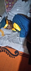 Reactions as Taraba Versity Undergraduates Cook, Sleep in their Matriculation Gown [PHOTOS] | Daily Report Nigeria