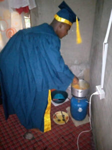 Reactions as Taraba Versity Undergraduates Cook, Sleep in their Matriculation Gown [PHOTOS] | Daily Report Nigeria