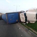 Truck Falls on Car With Four Occupants in Lagos | Daily Report Nigeria