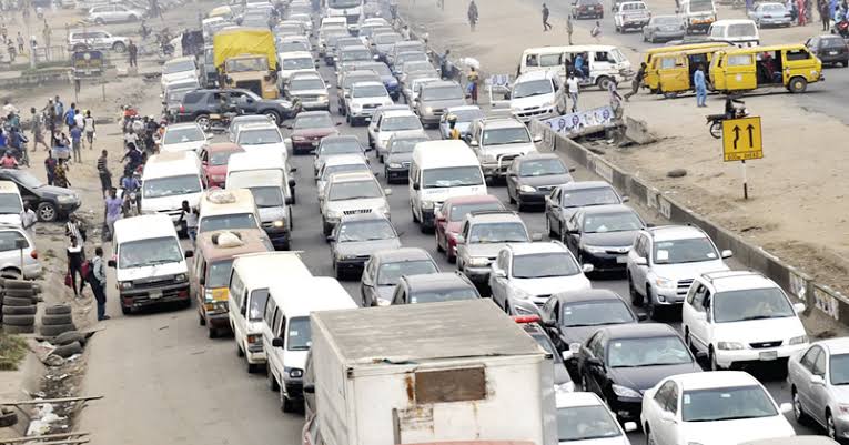 FG Working To Decongest Lagos-Ibadan Expressway | Daily Report Nigeria