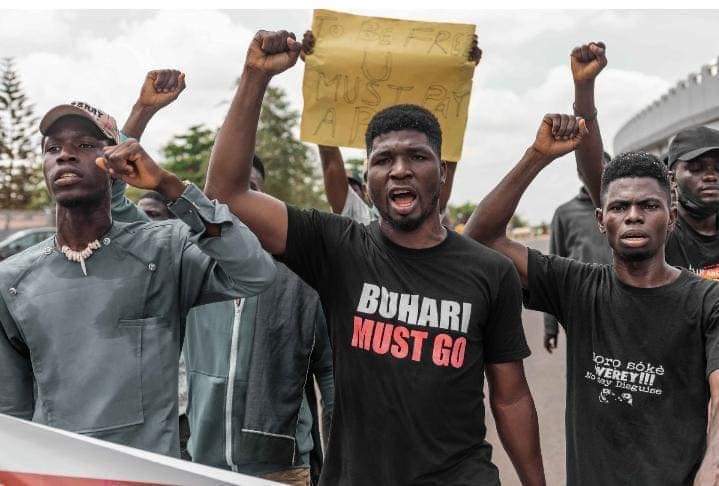 Breaking: Police Teargas #BuhariMustGo Protesters in Abuja | Daily Report Nigeria