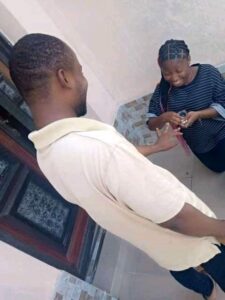 Reactions as Nekede Poly Student Proposes to Her Long Time Boyfriend | Daily Report Nigeria