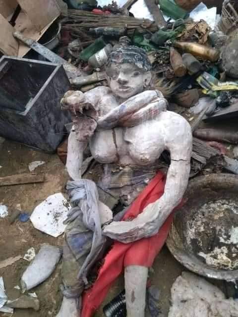 Photos of Men and Women "in chains" Discovered in a Shrine after Native Doctor was Allegedly Caught Burying a Three-month-old baby Alive | Daily Report Nigeria