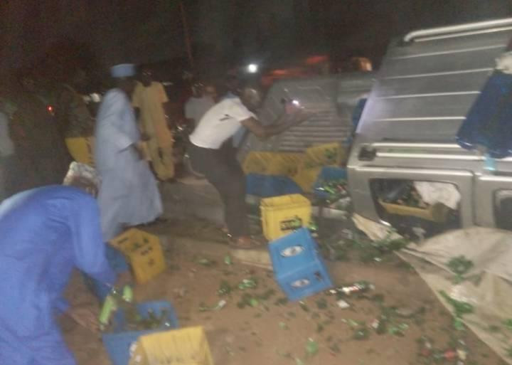 Driver Injured as Truck Conveying Alcohol Falls in Ditch Near Hisbah Office in Kano | Daily Report Nigeria