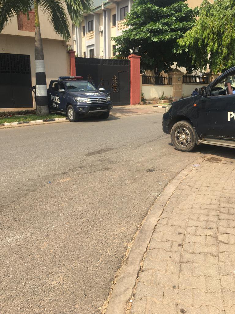 BREAKING: Police Take Over APC National Secretariat (PHOTOS) | Daily Report Nigeria