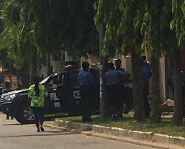 BREAKING: Police Take Over APC National Secretariat (PHOTOS) | Daily Report Nigeria