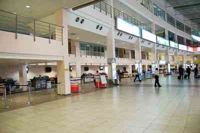 Man who Just Returned from US Dies at Lagos Airport | Daily Report Nigeria