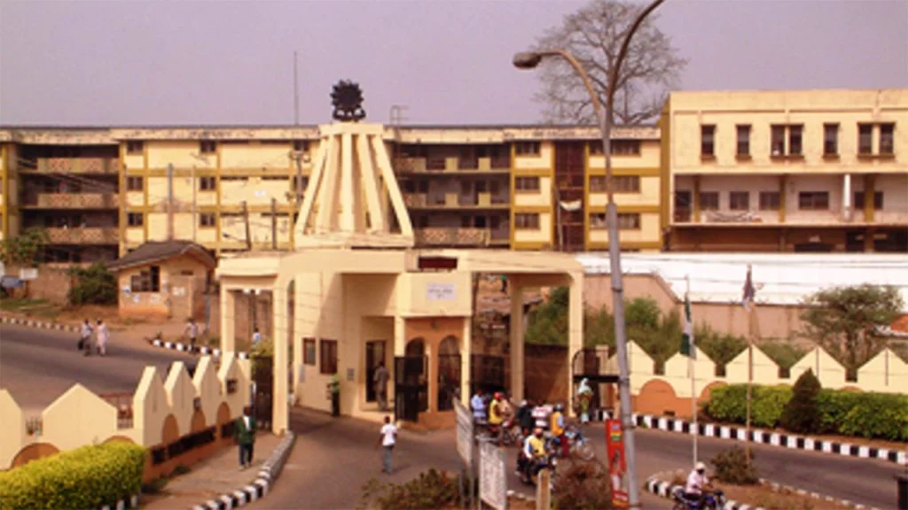 Armed Robbers Invade Ibadan Polytechnic, Shoot Lecturer | Daily Report Nigeria