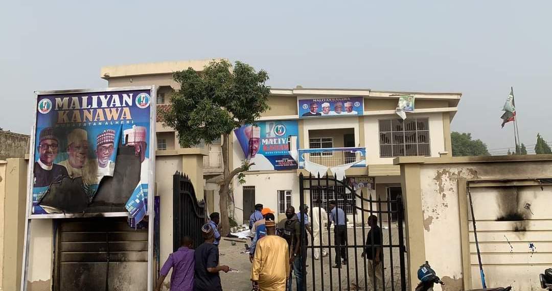 APC Headquarters Set Ablaze in Kano | Daily Report Nigeria
