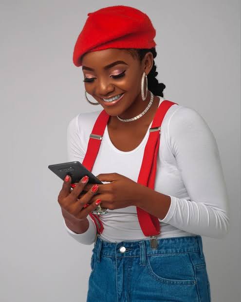 Stop Posting Irrelevant Things, Sell Your Music – Simi Tells Upcoming Artistes | Daily Report Nigeria