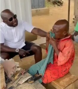 Shoemaker Burst in Tears as He Receives Money From Old Customer Who Returned From Abroad | Daily Report Nigeria