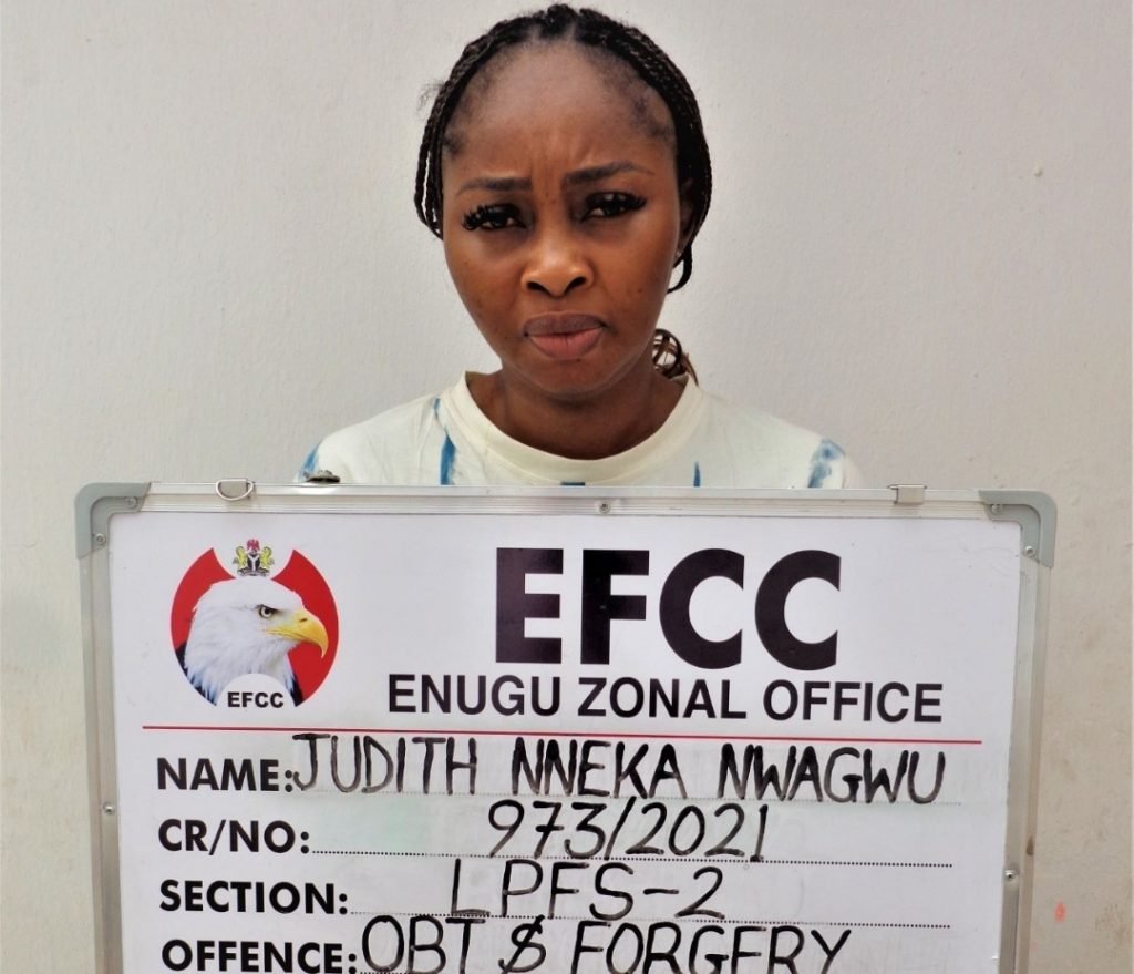 Female Banker Arrainged by the EFCC Over Alleged N462 Million Fraud | Daily Report Nigeria