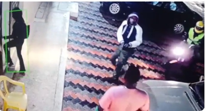 CCTV Camera Captures Moments Man Was Robbed at Gun Point In Front of His Wife's Shop [VIDEO] | Daily Report Nigeria