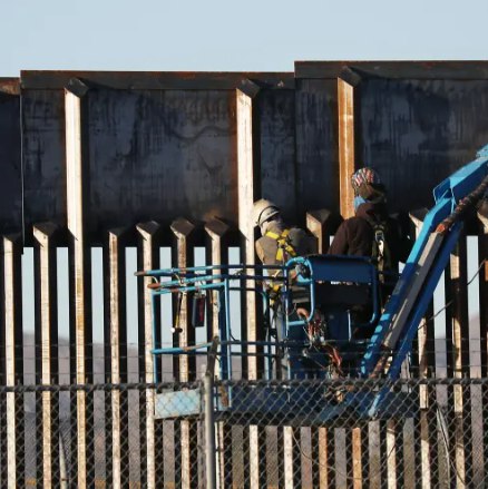 Man Dies After Falling From Texas Border Wall While Trying To Enter The US | Daily Report Nigeria