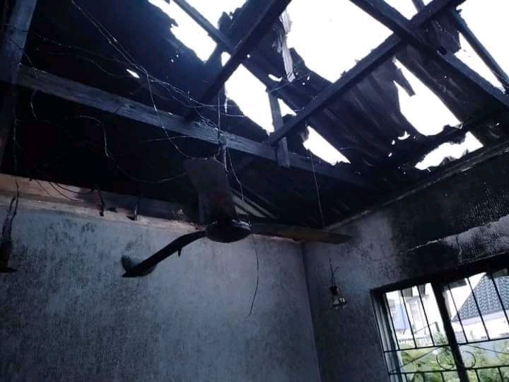 BREAKING: Hoodlums Set Ablaze Bayelsa Lawmaker, Fred Agbedi's Home | Daily Report Nigeria