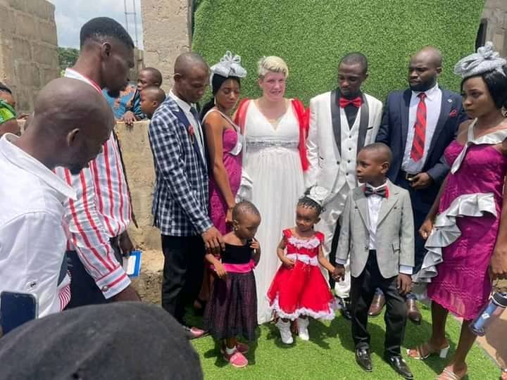 “It Started From ‘Hi’ on Facebook” – Nigerian Man Marries His American Lover In Akwa Ibom | Daily Report Nigeria