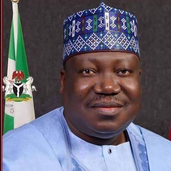 2023: Friends Purchase APC Presidential Form For Senate President, Ahmad Lawan | Daily Report Nigeria