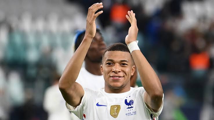 Mbappe Snubs Real Madrid, Extends PSG Contract | Daily Report Nigeria