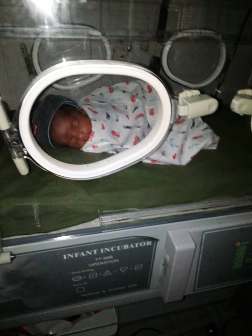 Nigerian couple welcomes twins after 19 years of waiting | Daily Report Nigeria