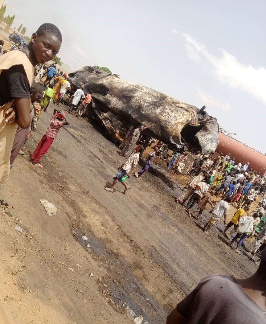 Two Dead As Petrol Tanker Explode in Zaria [PHOTOS] | Daily Report Nigeria