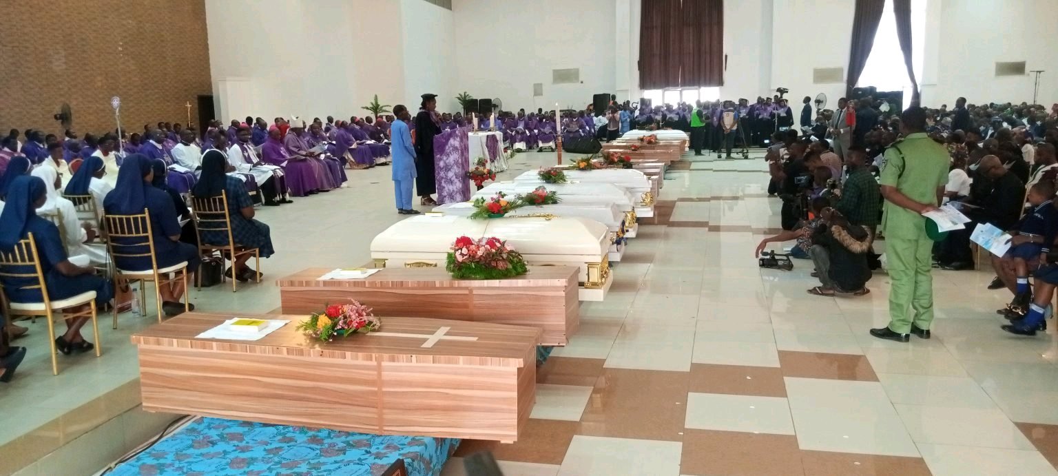 PHOTOS: Ondo Holds Funeral Mass For Owo Catholic Church Massacre Victims | Daily Report Nigeria