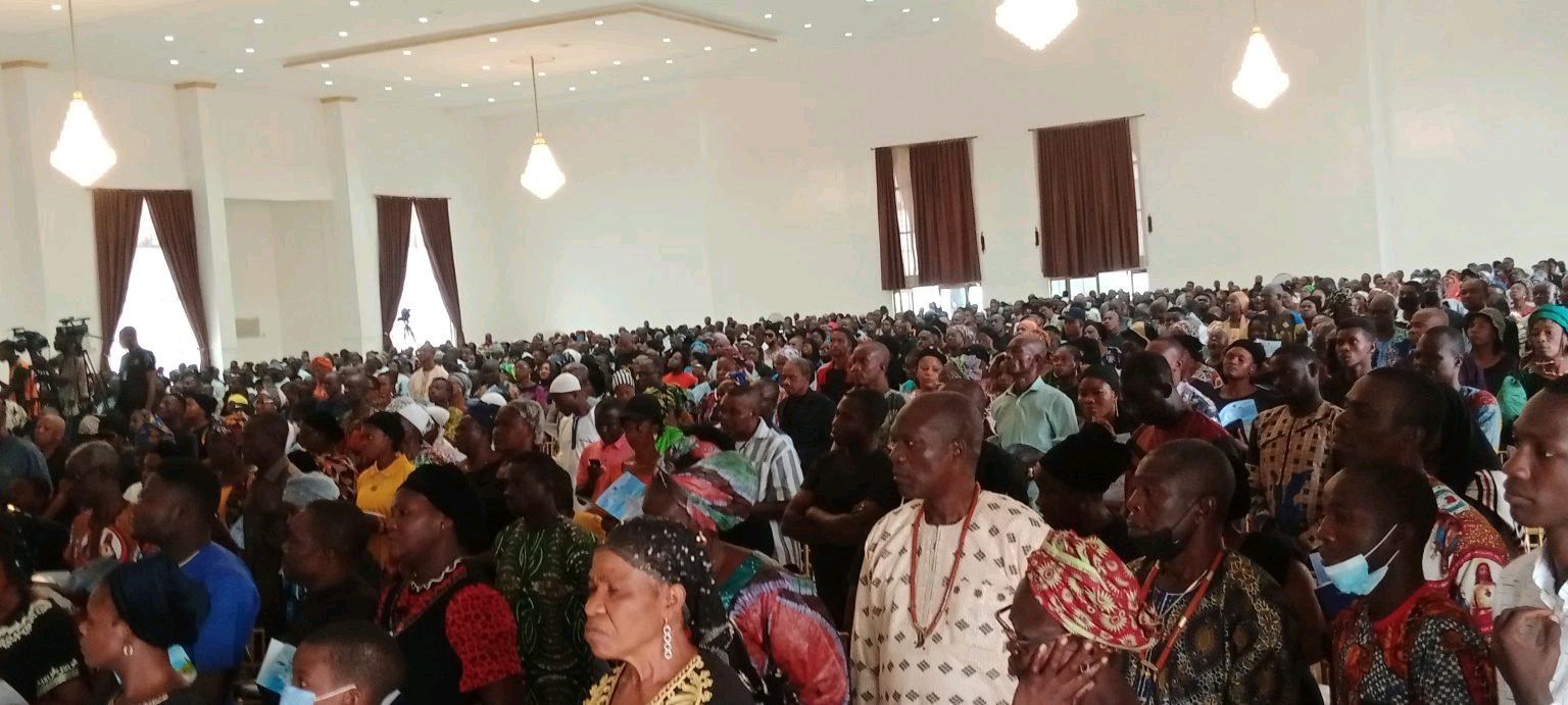 PHOTOS: Ondo Holds Funeral Mass For Owo Catholic Church Massacre Victims | Daily Report Nigeria