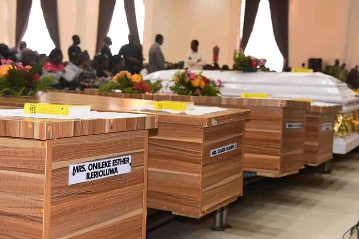 PHOTOS: Ondo Holds Funeral Mass For Owo Catholic Church Massacre Victims | Daily Report Nigeria