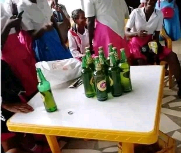 WAEC Students Celebrate End of Exams In Beer Parlour (Photos) | Daily Report Nigeria