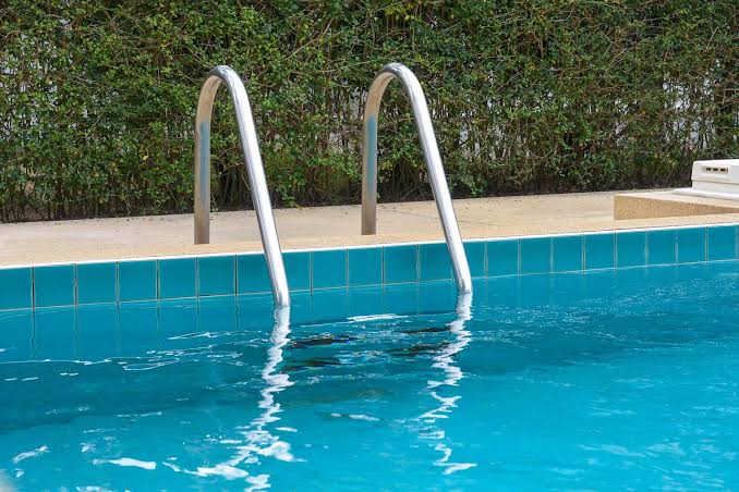 Couple Faints After Three Children Drown in Swimming Pool | Daily Report Nigeria