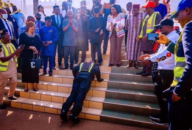 VP Osinbanjo Celebrate London-to-Lagos Biker At Aso Rock Presidential Villa | Daily Report Nigeria