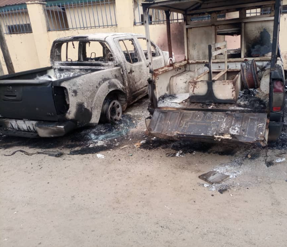 Gunmen Invade Police Station, Kill 4 Officers Burn Vehicles In Imo State | Daily Report Nigeria