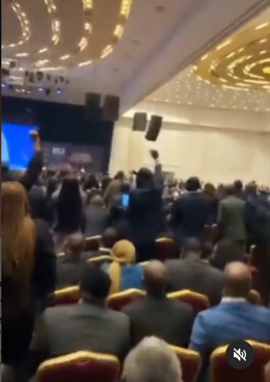 Crowd Cheer As Peter Obi Mount Stage During Ongoing NBA Conference [VIDEO] | Daily Report Nigeria